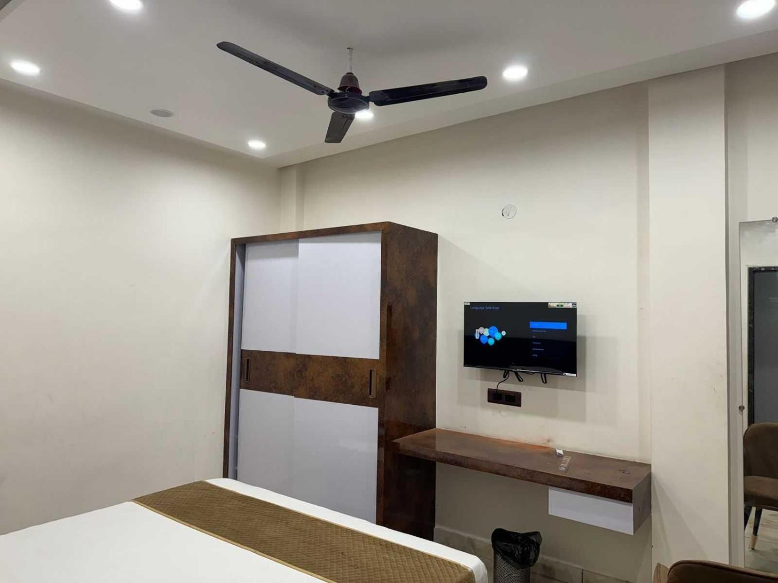Hotel O Krishna Vatika Kanpur Exterior photo